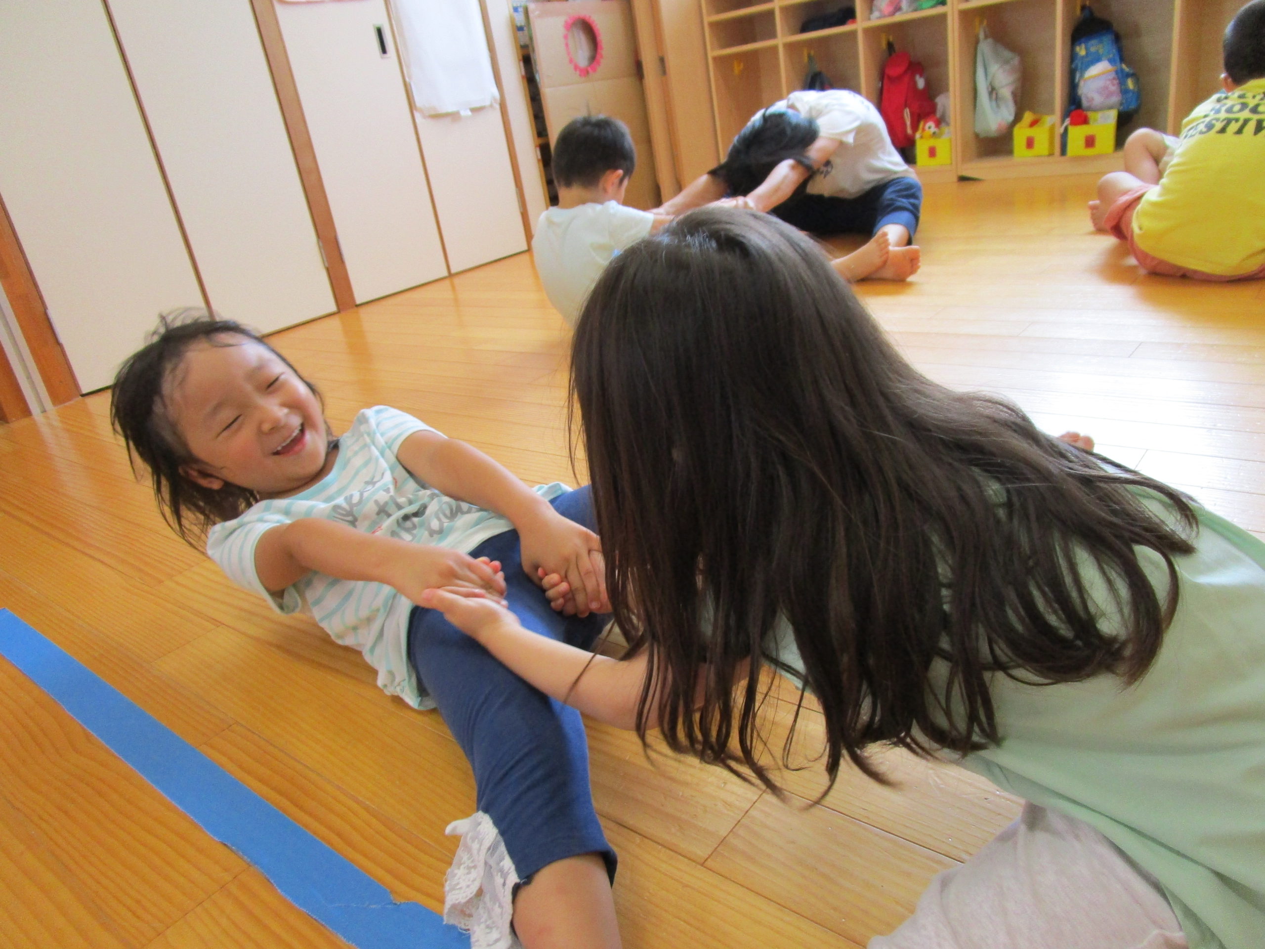 二羽の小鳥　指人形　手遊び　わらべうた　保育園　幼稚園　手品　ピッピとチッチ